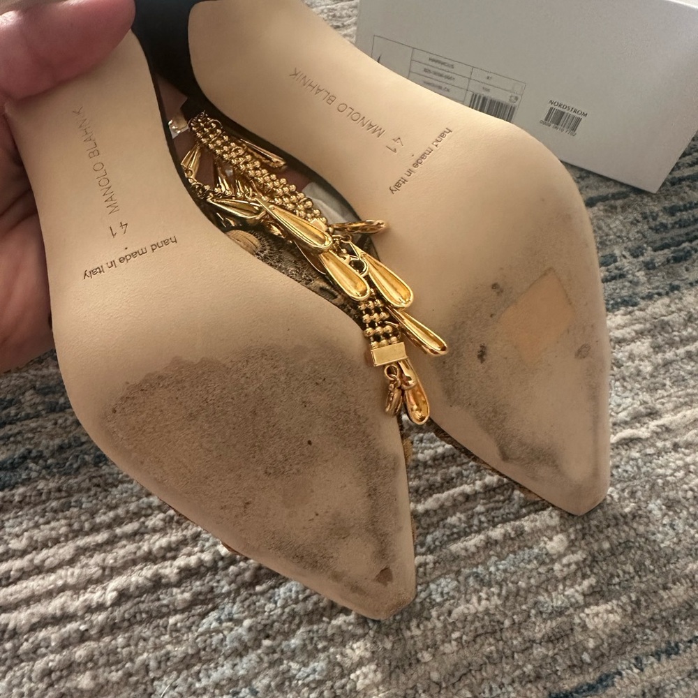Manolo Blahnik gold and Black Harnicus Shoes size 41 - Picture 5 of 10